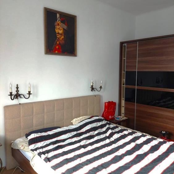 Apartament cu 4 camere circular, mobilat în P-ța Romană