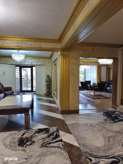 Casă cu 6 camere cu Teren 250 Mp în Tomis II