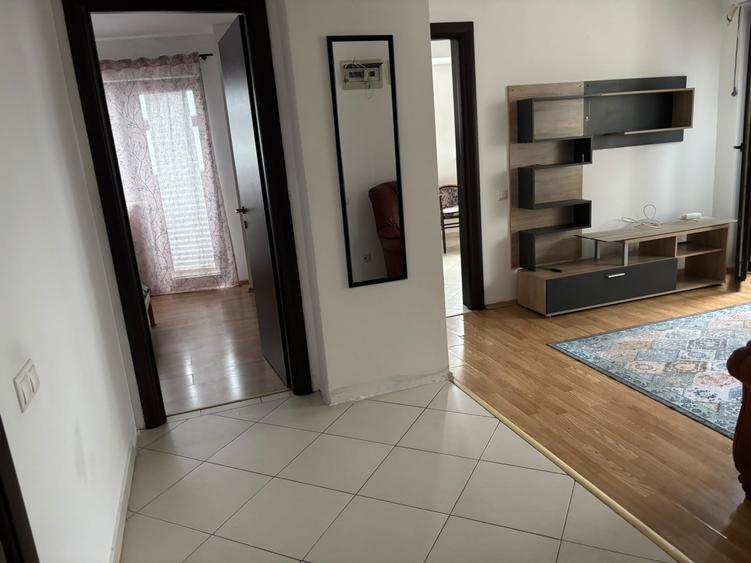Apartament cu 2 camere semidecomandat, mobilat în Mihai Bravu