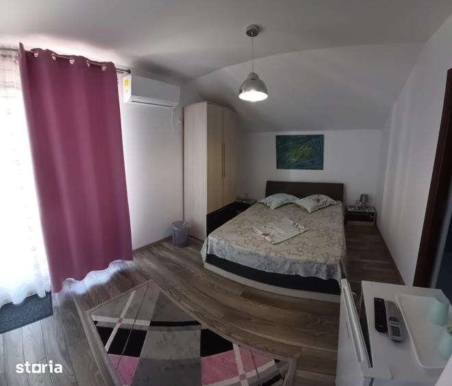 Casă cu 8 camere decomandat cu Teren 250 Mp în Nord