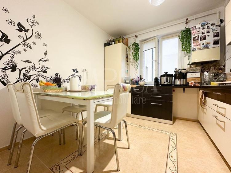 Apartament cu 3 camere semidecomandat în Andrei Mureșanu
