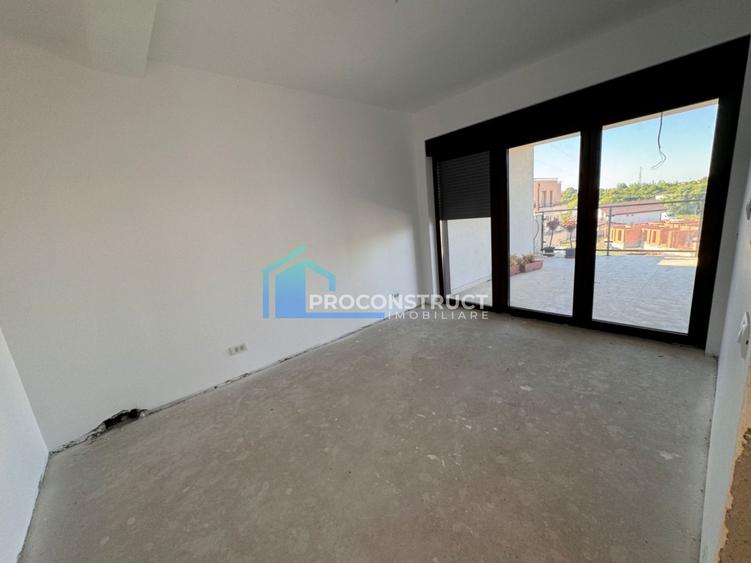 Penthouse cu 3 camere semidecomandat în Giroc