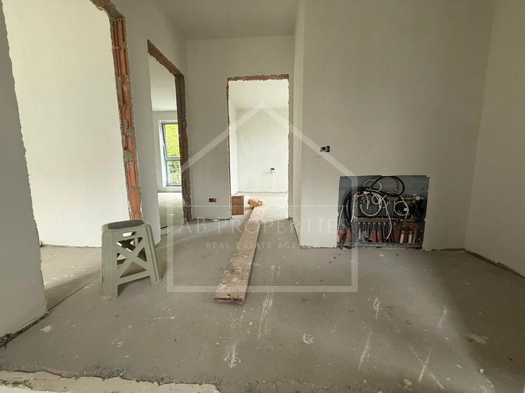 Duplex cu 4 camere cu Canalizare în Străulești