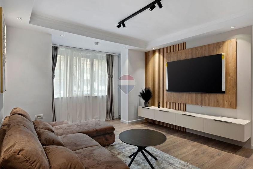 Apartament cu 2 camere decomandat în Podgoria