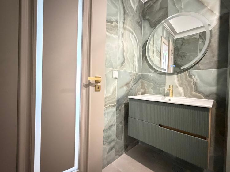 Apartament cu 3 camere decomandat în Băneasa