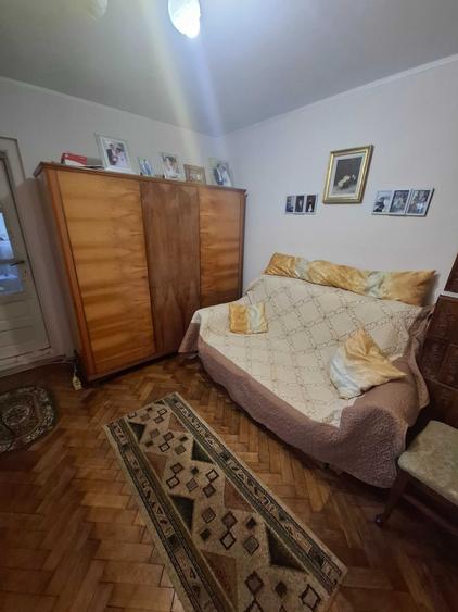 Casă cu 3 camere în Olteni