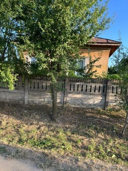 Casă individuală cu 3 camere cu Teren 4700 Mp în Țandăra