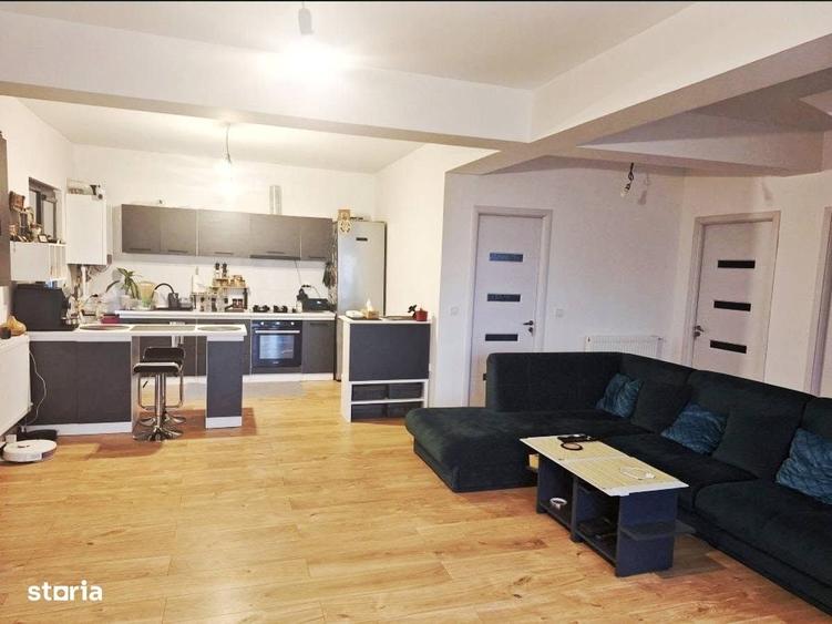 Casă cu 4 camere în Lumina