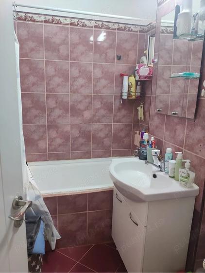 Garsonieră decomandată în Timpuri Noi