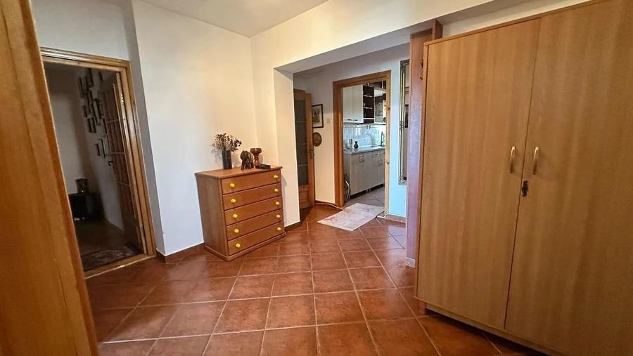 Apartament cu 4 camere decomandat în Păcurari