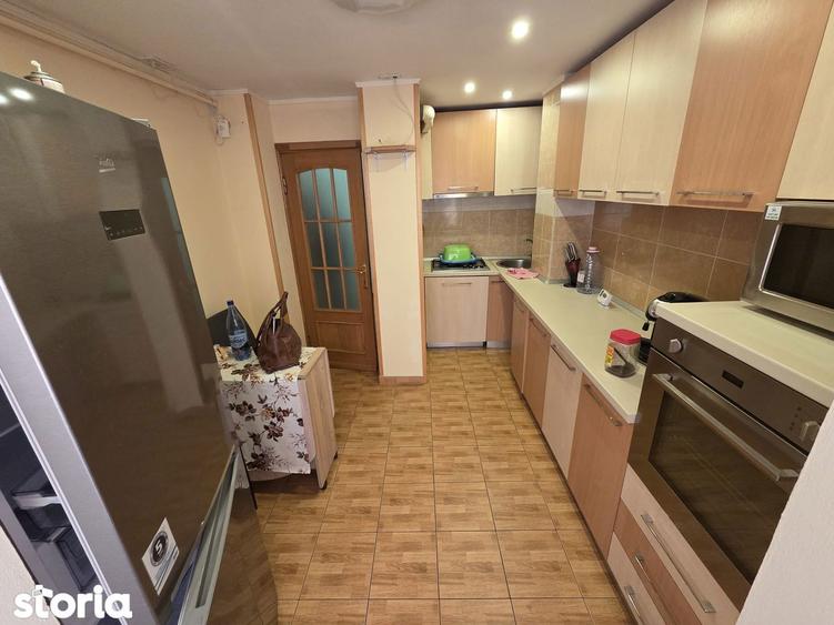Apartament de INCHIRIAT 3 camere -CARTIER E3 - 4