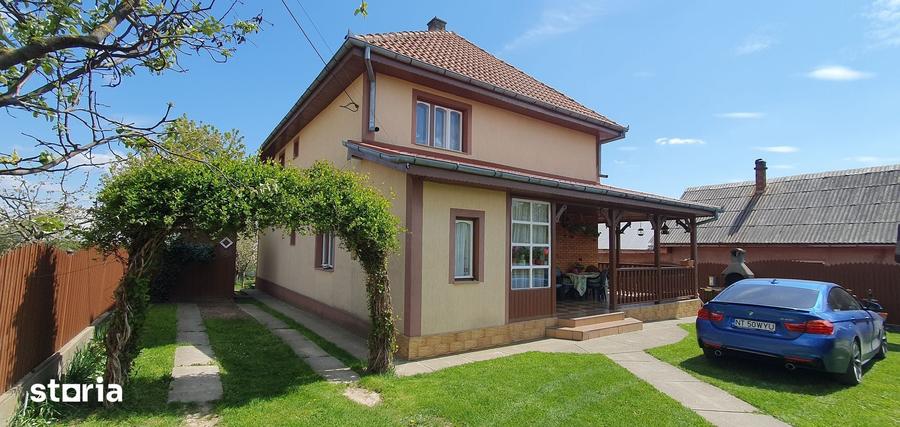 Casă cu 7 camere cu Teren 748 Mp în Borlești
