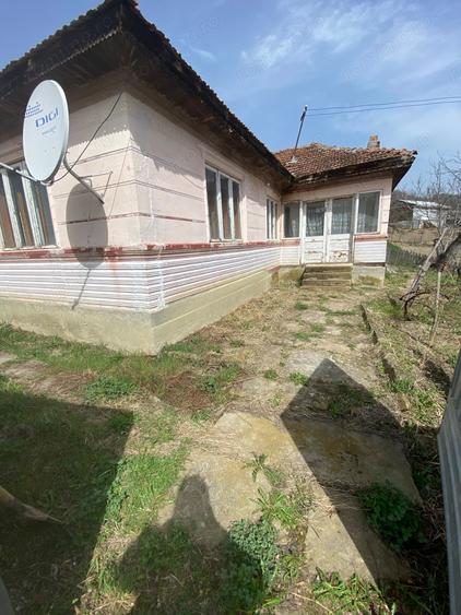 Casă cu 4 camere cu Teren 910 Mp în Nistorești