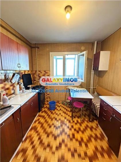 Apartament cu 3 camere decomandat, mobilat în Berceni