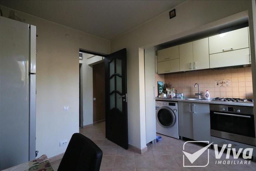 Apartament cu 3 camere semidecomandat în Alexandru cel Bun