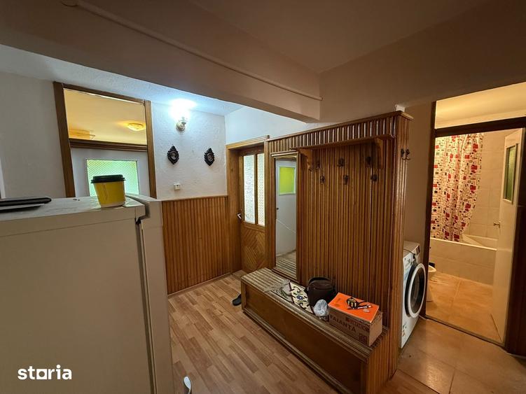 Apartament cu 4 camere decomandat în Exterior Vest