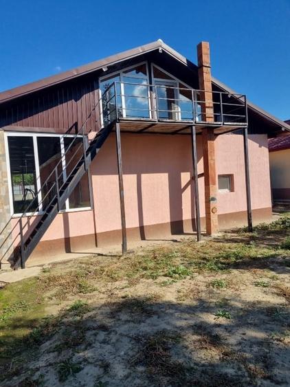 Casă individuală cu 3 camere cu Teren 1900 Mp în Topalu