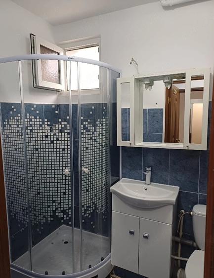 Apartament cu 3 camere semidecomandat în Mărăței