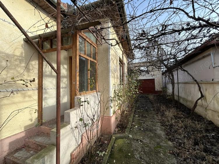 Casă cu 4 camere cu Teren 1500 Mp în Mândruloc