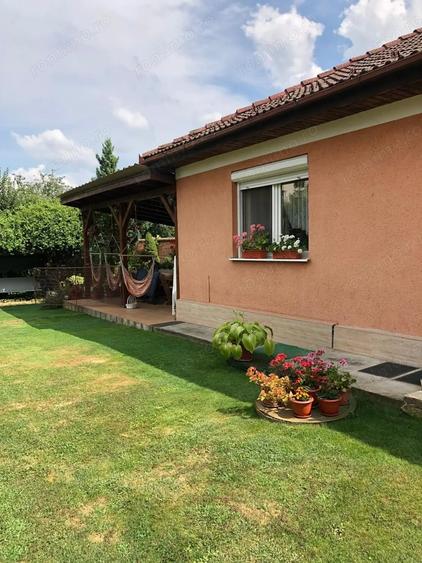 Casă cu 7 camere cu Teren 1100 Mp în Soarelui