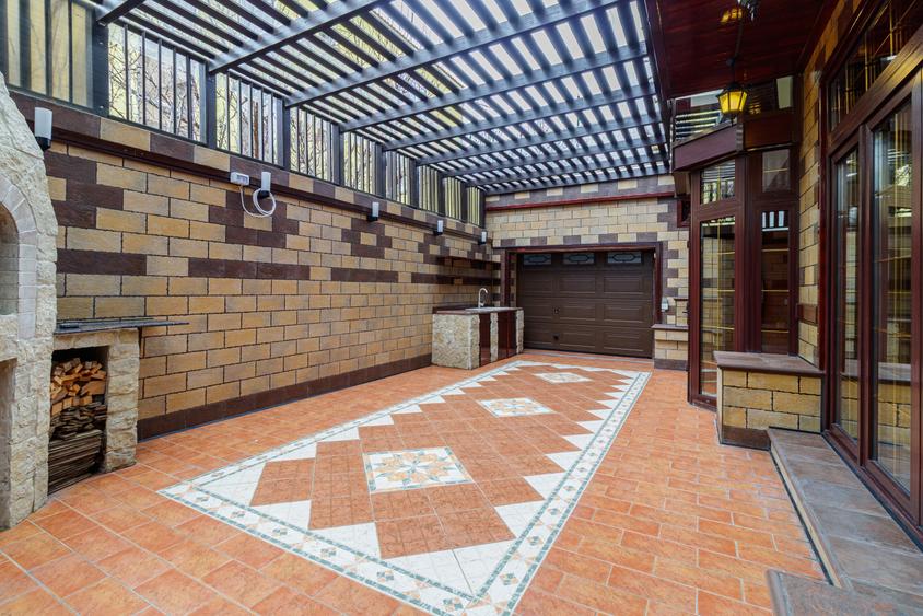 Casă individuală cu 7 camere cu Canalizare în Vatra Luminoasă