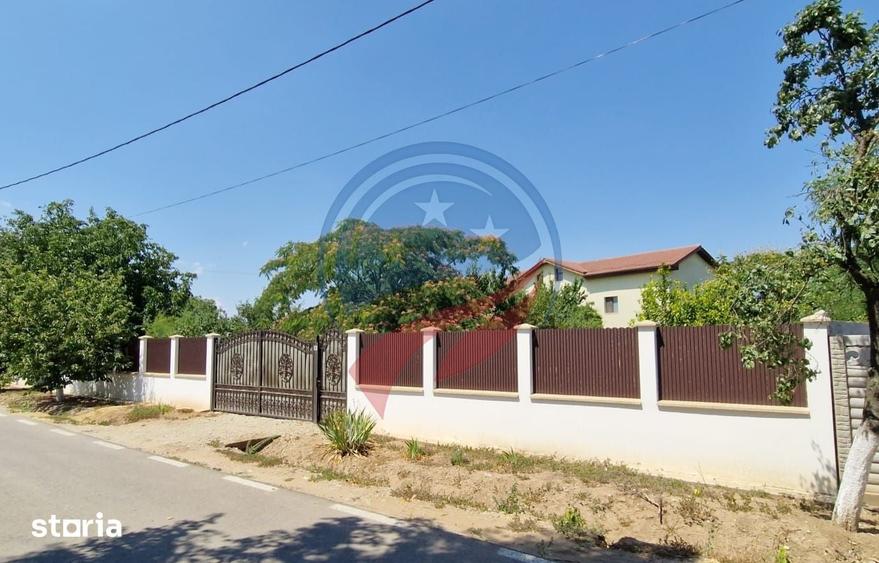 Casă cu 5 camere cu Teren 2936 Mp în Coșoveni