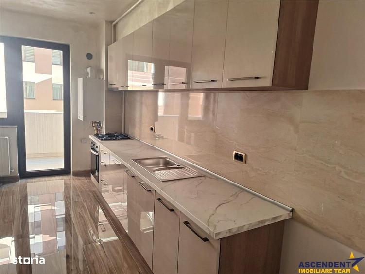 Apartament cu 2 camere decomandat în Tractorul