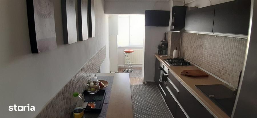 Apartament cu 3 camere în Dârste