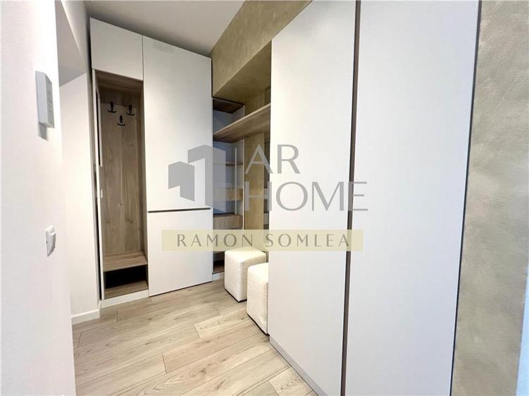Apartament cu 3 camere decomandat, mobilat în Sud