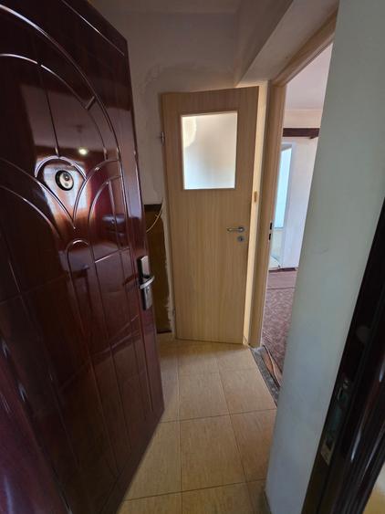 Apartament cu 2 camere semidecomandat în Dacia