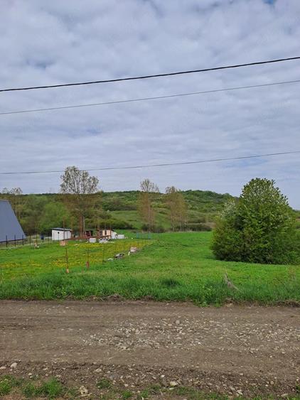 Teren de 2900 mp, în Căptălan