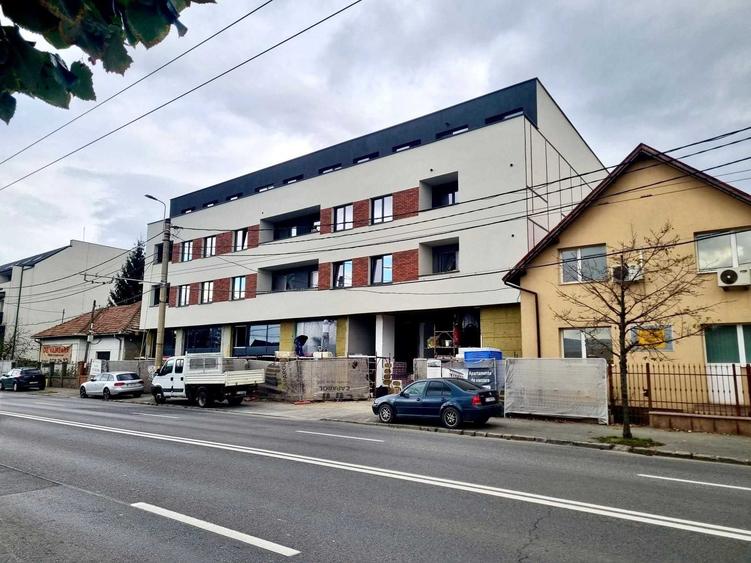 Apartament cu 2 camere decomandat în Exterior Vest