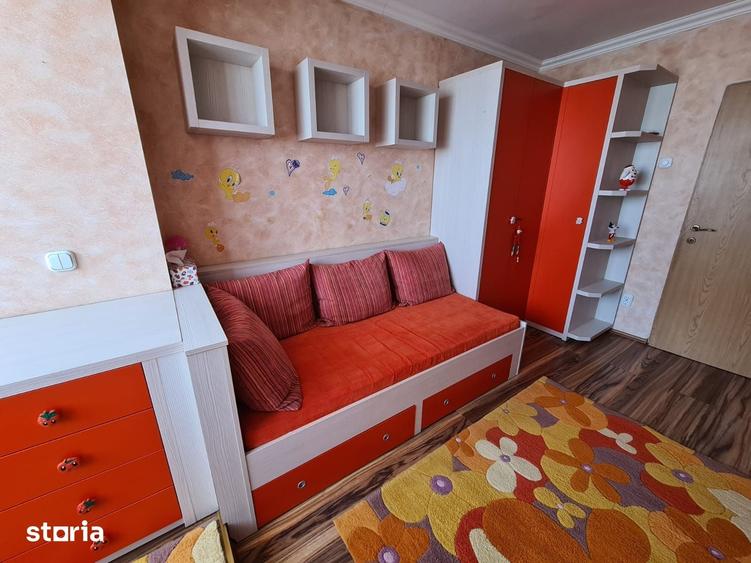 Apartament cu 3 camere decomandat în Salca