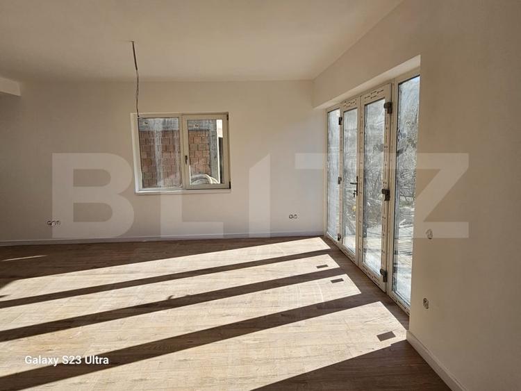 Duplex cu 4 camere cu Teren 275 Mp în Florești