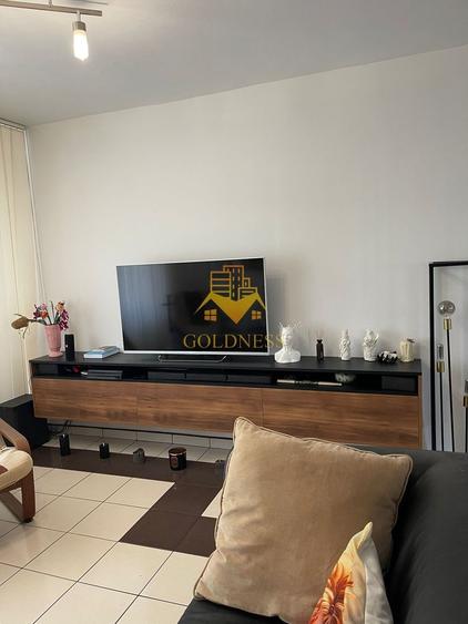 Apartament cu 4 camere decomandat, mobilat în Plopilor