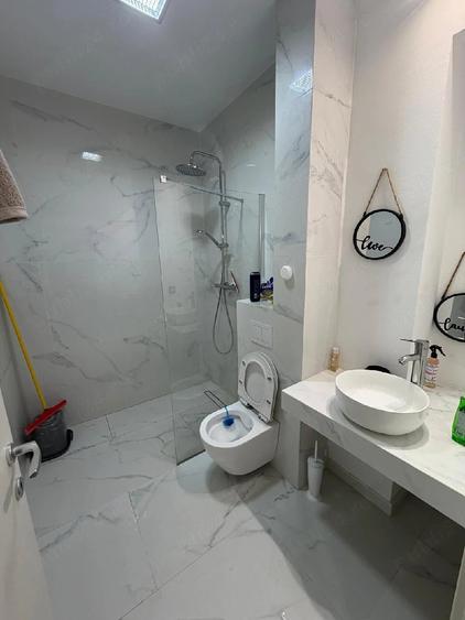 Apartament cu 2 camere decomandat în Sisești