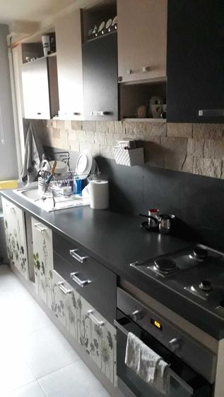 Apartament cu 3 camere semidecomandat în Exterior Vest