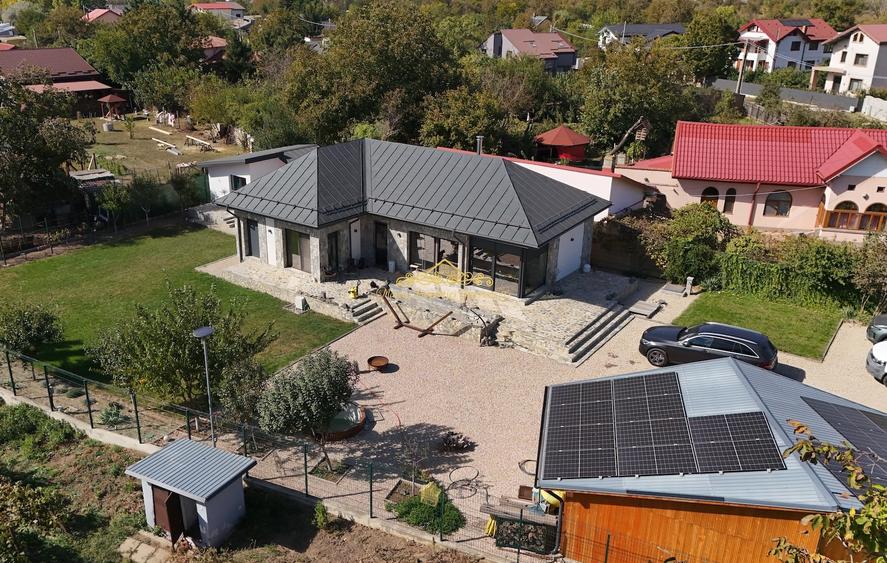 Casă individuală cu 4 camere cu Canalizare în Ștefăneștii de Sus