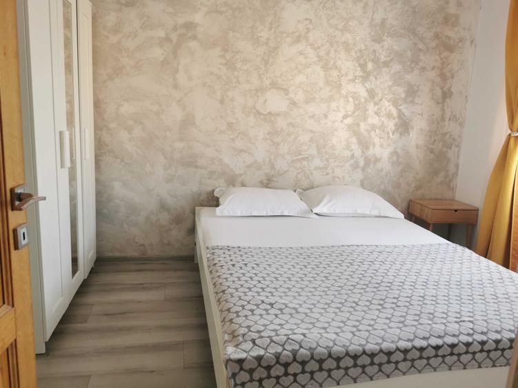 Apartament cu 2 camere semidecomandat în CET