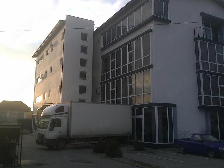 Spațiu comercial, de 1,300 mp, în Soarelui