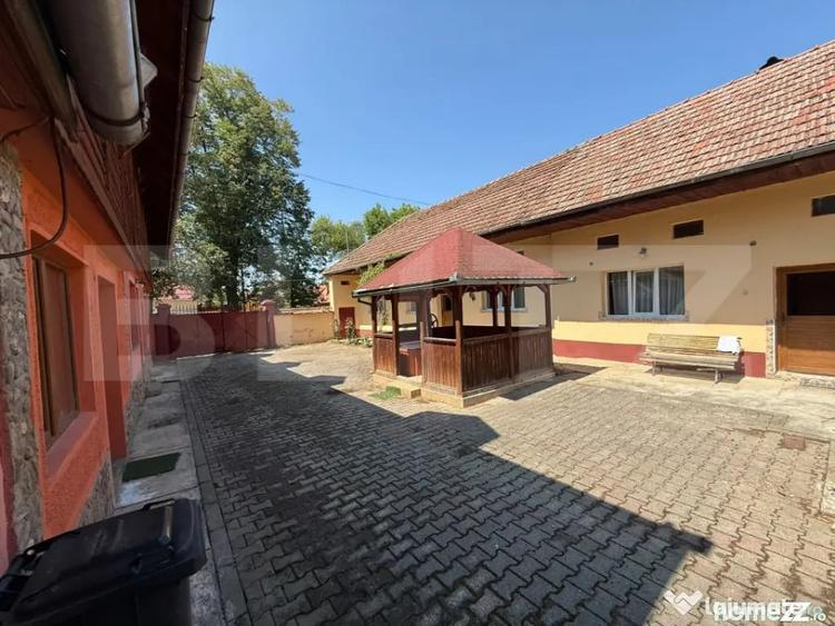 Casă cu 6 camere cu Teren 5500 Mp în Gura Văii