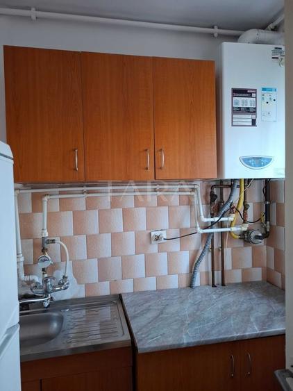 Garsonieră decomandată în Iris