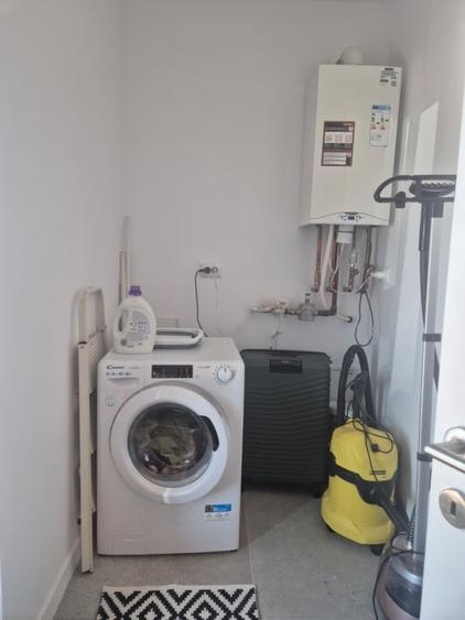 Casă individuală cu 4 camere cu Canalizare în Tunari