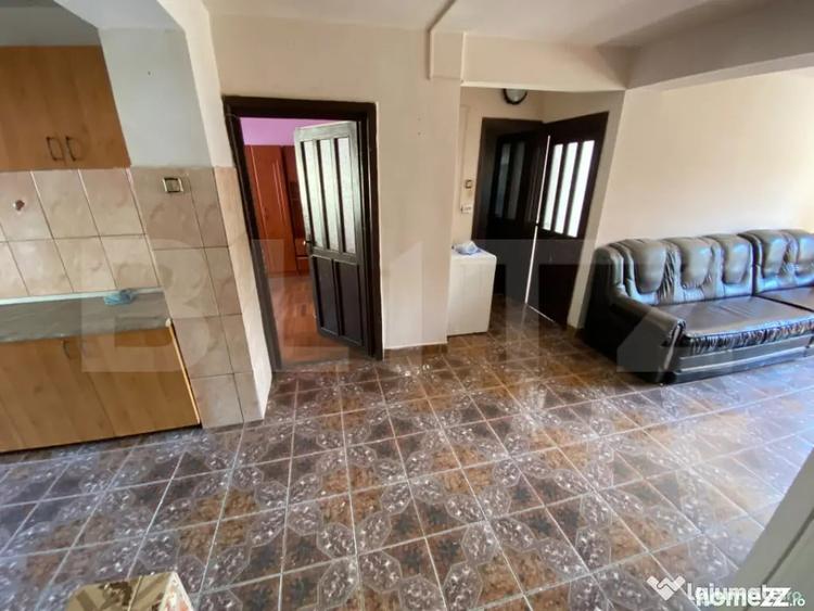 Apartament cu 3 camere semidecomandat în Baciu