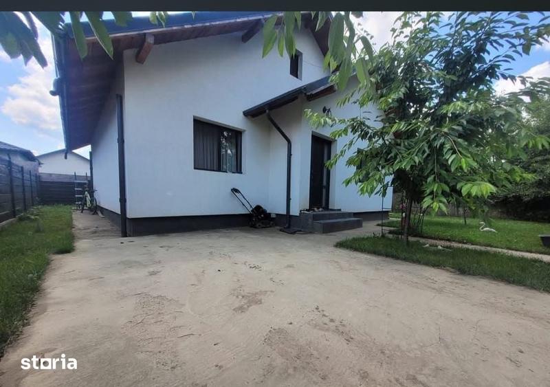 Casă cu 3 camere cu Teren 320 Mp în Ciurea