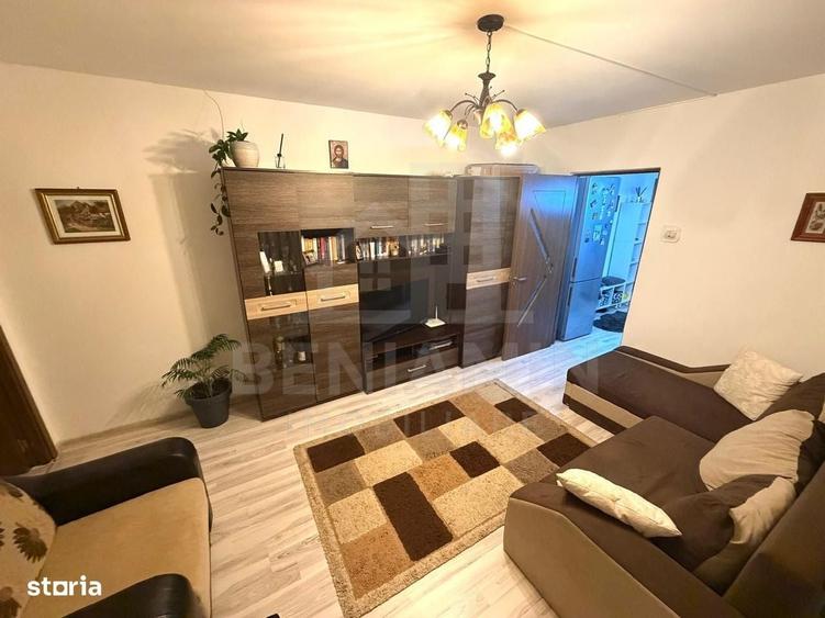 Apartament cu 3 camere semidecomandat în Valea Rosie