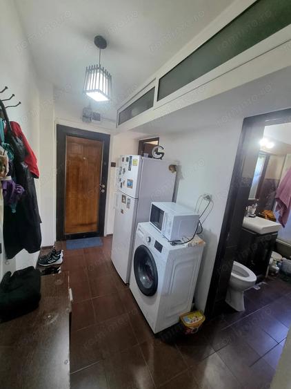 Apartament cu 2 camere nedecomandat în Km 4