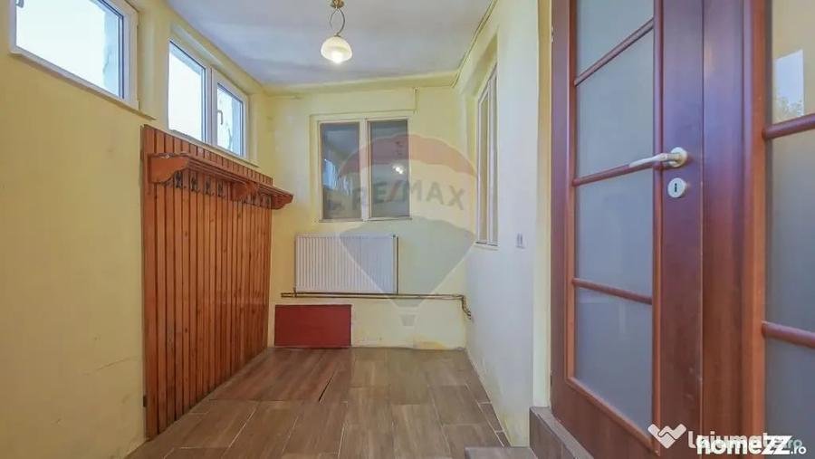 Casă cu 3 camere cu Teren 112 Mp în Schei