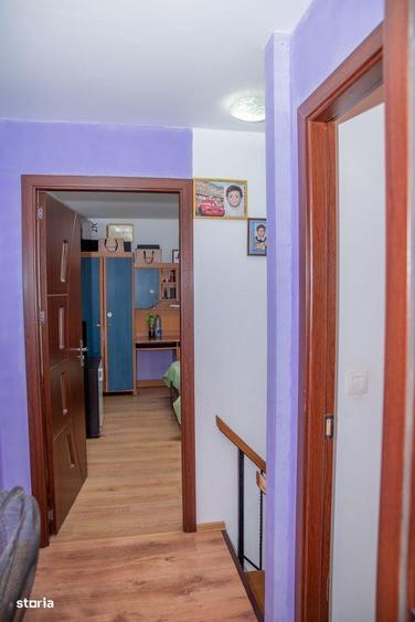 Apartament cu 3 camere în Apărătorii Patriei