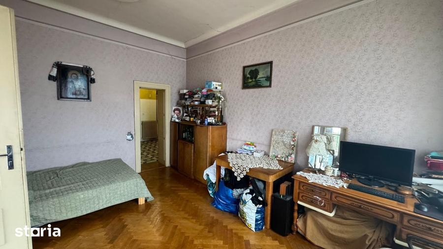 Apartament cu 3 camere decomandat în Central
